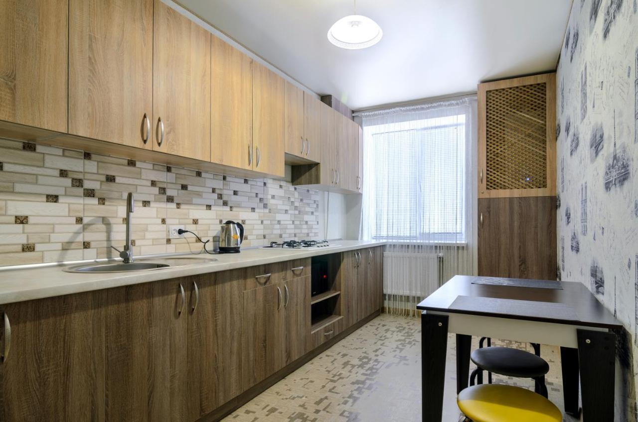 Flat in the city center Sumy Exteriör bild